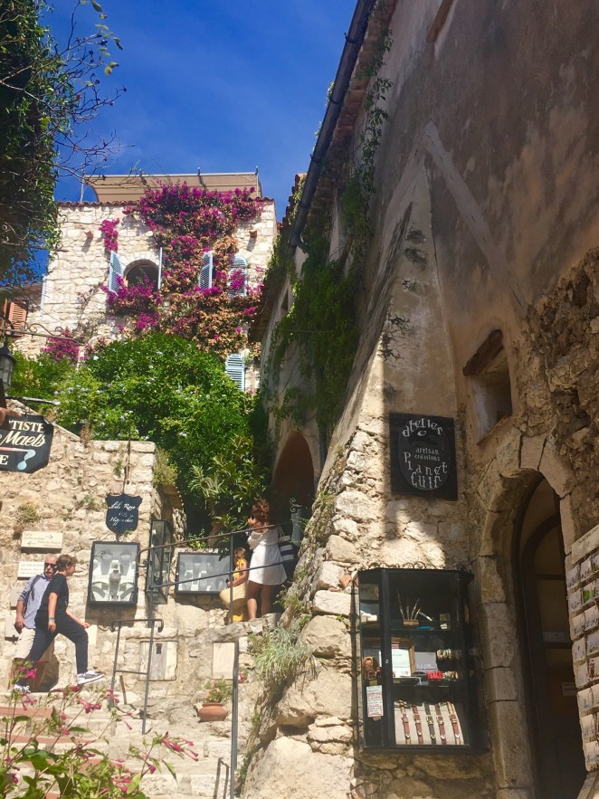 EBFEC9BB-7E58-47D5-92C3-26278F250C5C