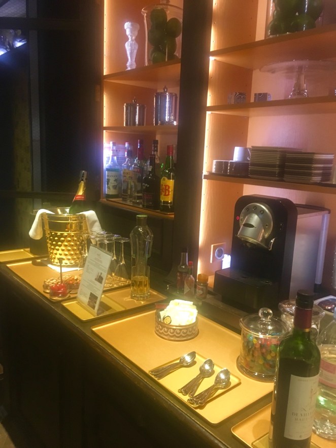 EF44F59B-1257-4ACF-8090-0048B7F1FD85